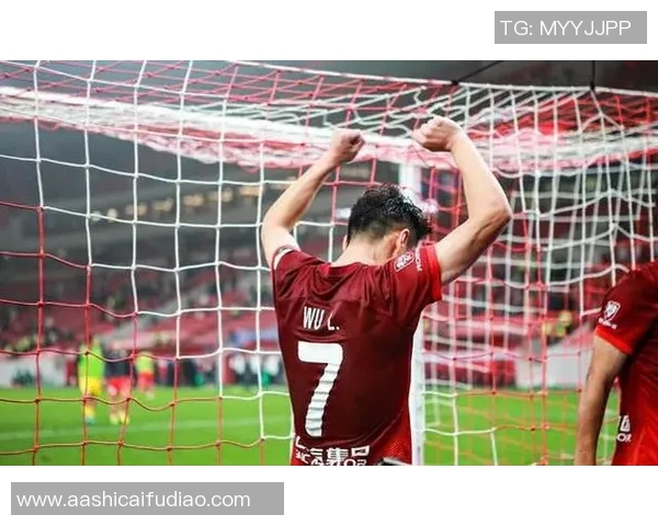 七号球星引领风潮 揭开足球场上的传奇故事与背后努力